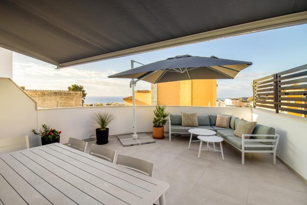 Terrace, Views, Pool and Garage Apartament in Nerja - 3