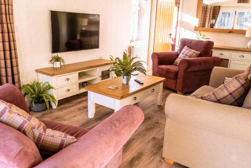 Hollicarrs - Waters Edge, Riccall