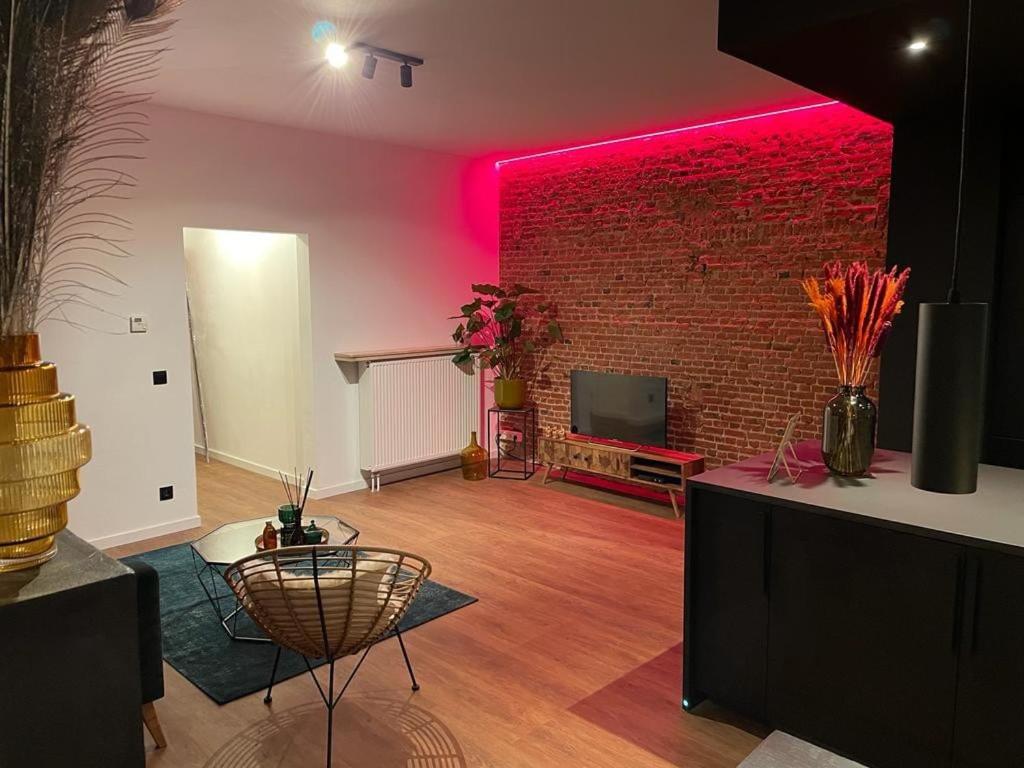 The Green Gatsby II, Antverpy