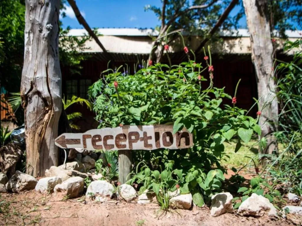Nxabii Cottages, hotel v destinaci Kasane