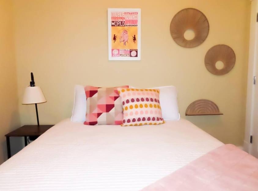 The Nook on Neil Walkable 3BR, Columbus