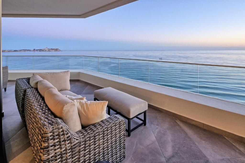 LUXURY NEW OCEANFRONT CONDO 5BR Sleeps 12 - 3