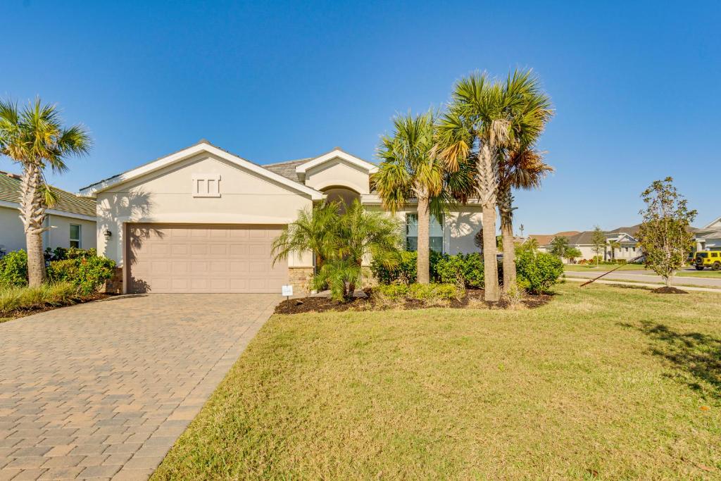 Coastal Home with Swim Spa and Lanai in Port Charlotte, Port Charlotte
