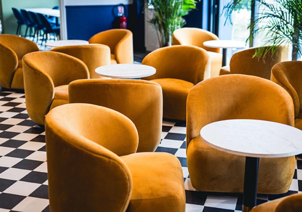 Houdan Hotel Interior