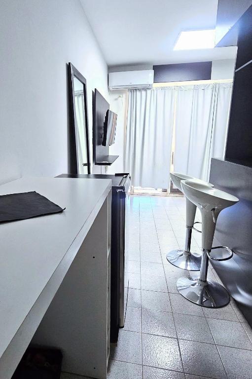ZONA CENTRO Córdoba Reserva mínima 2 noches Edad 18 a 49 años NO INSISTA - 1