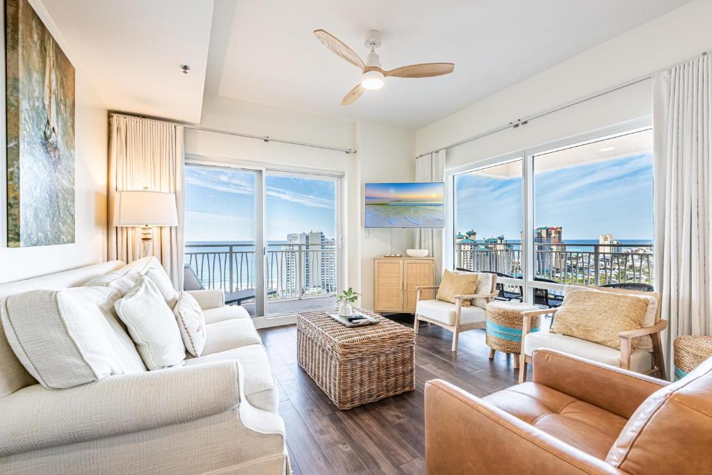 Luau I 77024, Destin