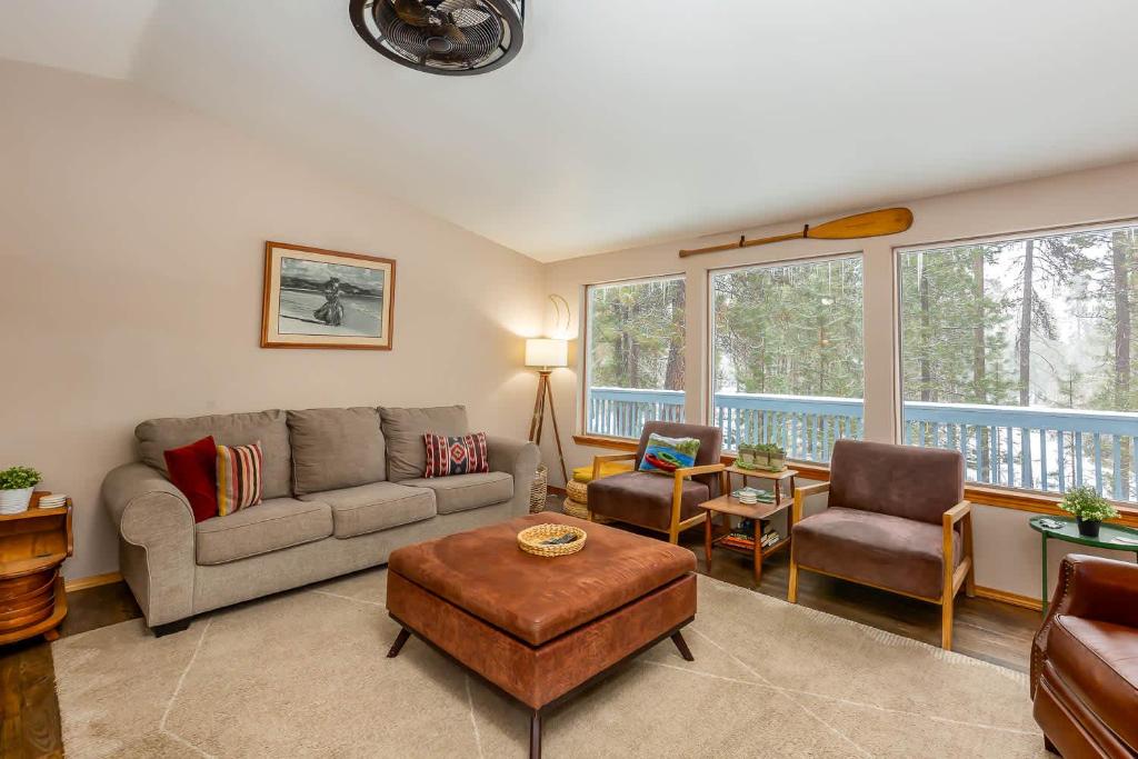 River Run Getaway Private Dock Pet Friendly Kayaks, Bend