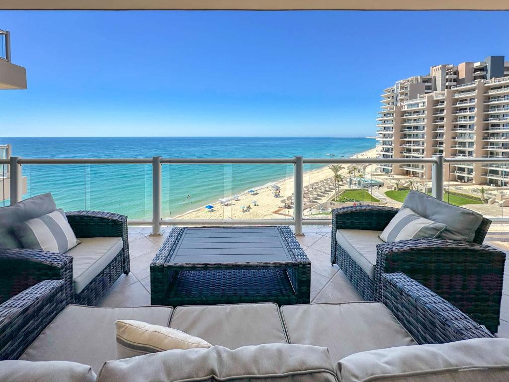 Beach Bliss Retreat Beachfront Condo - 2