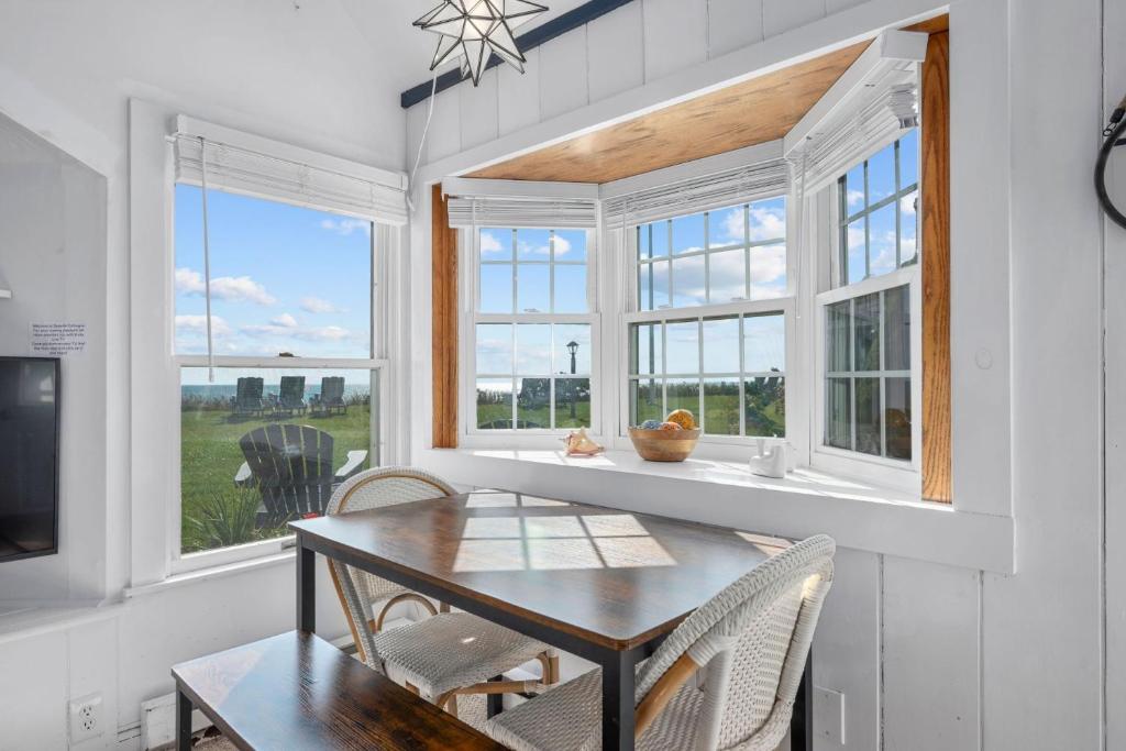 Seaside Cottages - Cottage 11 - The Whale Watch, South Yarmouth