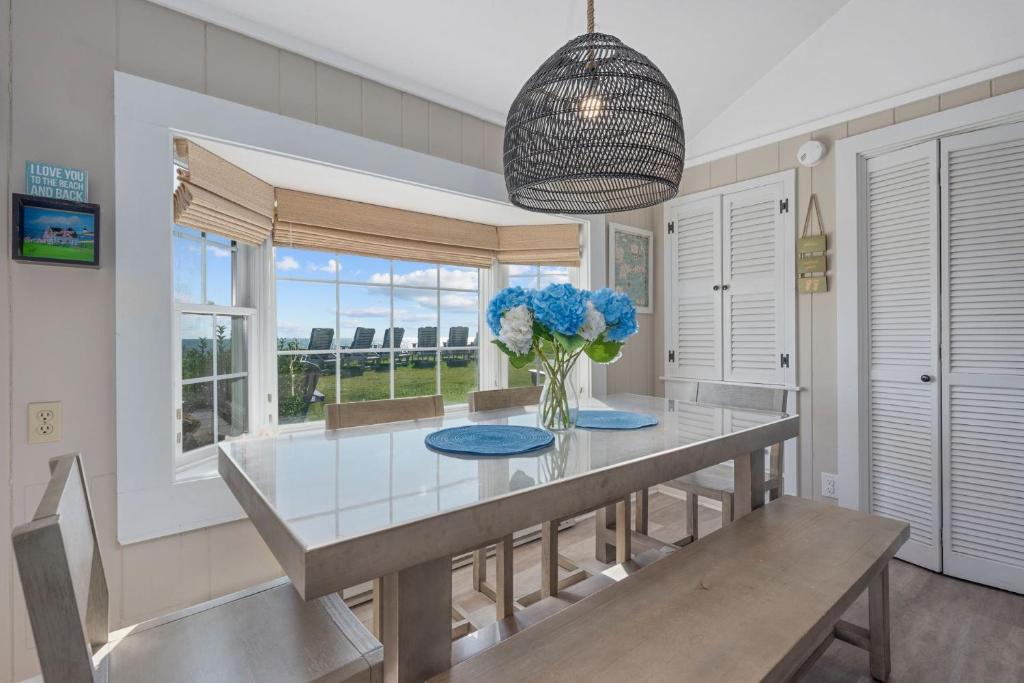 Seaside Cottages - Cottage 09 - The SeaBreeze, South Yarmouth