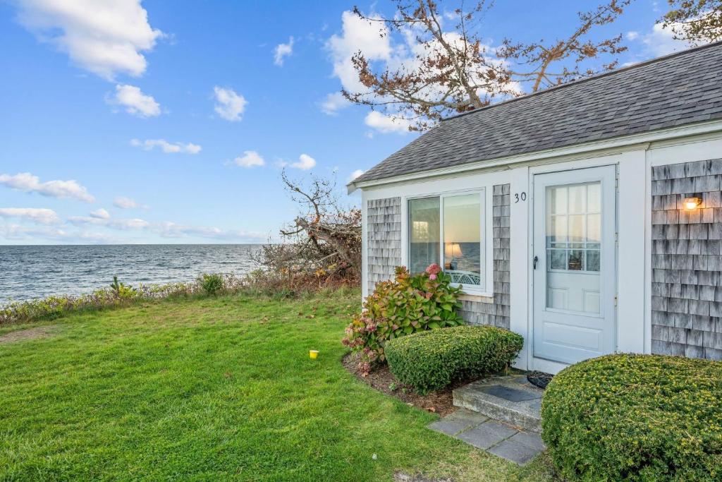 Seaside Cottages - Cottage 30 - Ocean's Edge, South Yarmouth