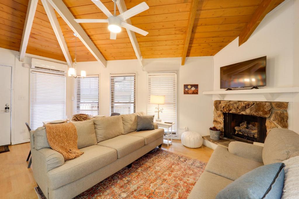 Less Than 1 Mi to Beech Mountain Resort Comfy Condo, Beech Mountain