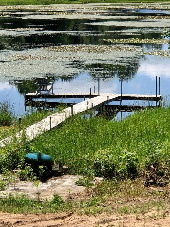 Woodsy and Private- Rustic Cabin, Kingsley
