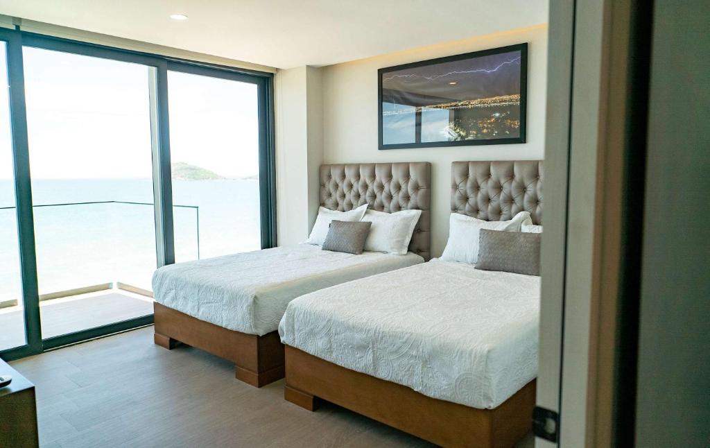 Apartment on the Malecon 2 BR Ocean View - 2