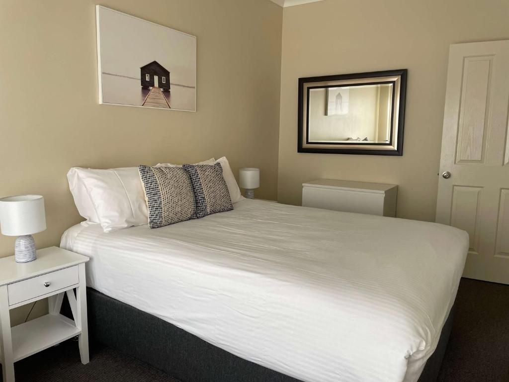 Units on Robertson, Mudgee