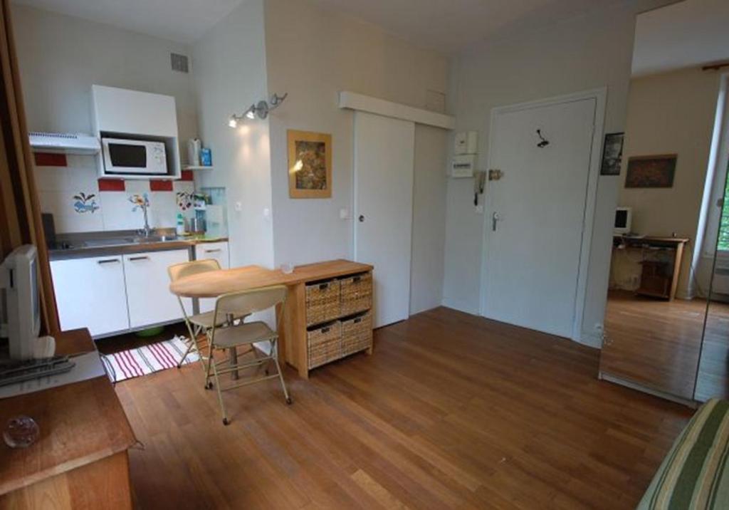 Studio Paris near Invalides Unesco Eiffel Tower Montparnasse - 4