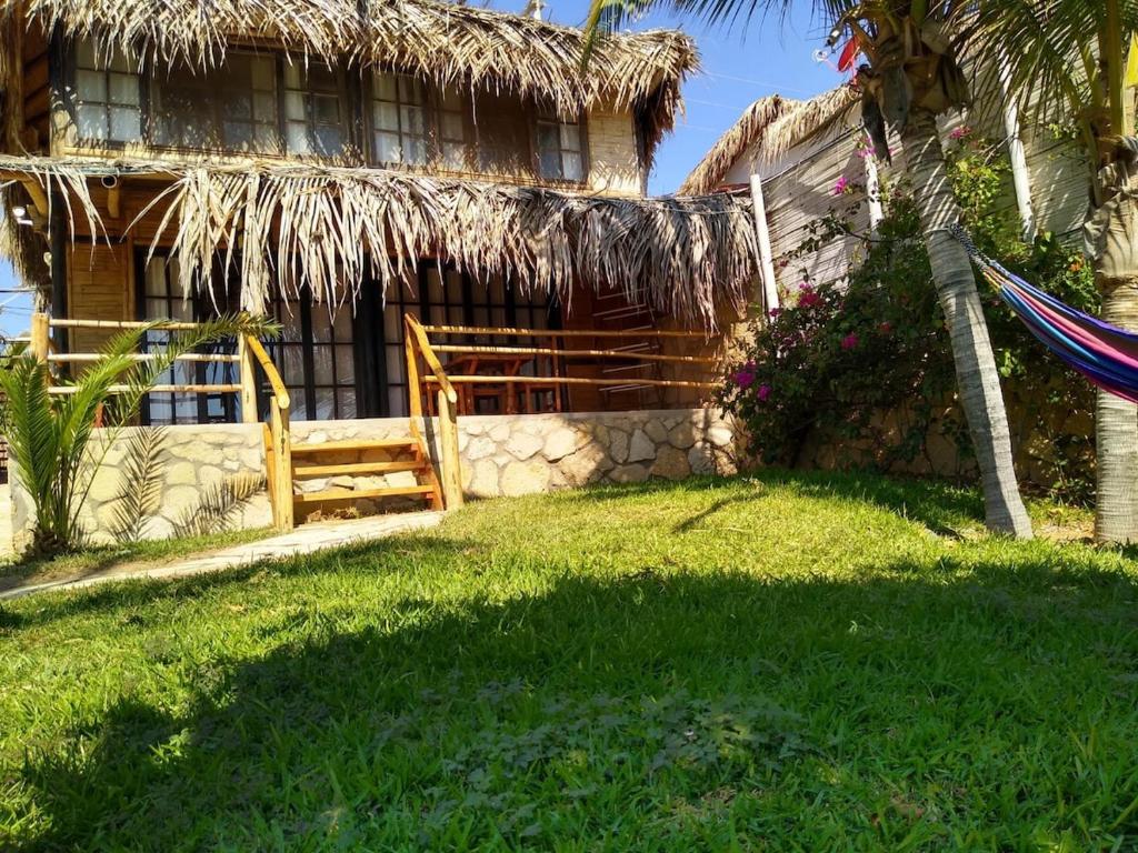 Casitas en Vichayito, a Pasos de la Playa - 2