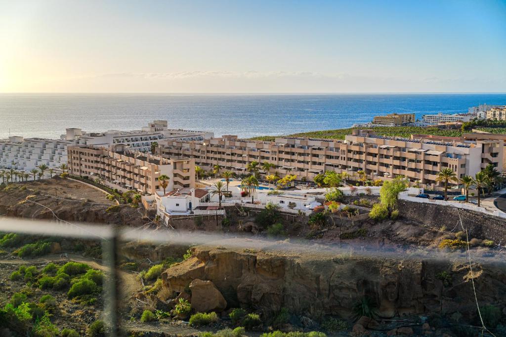 Sunset Bliss Penthouse with airco & heated pool - 3