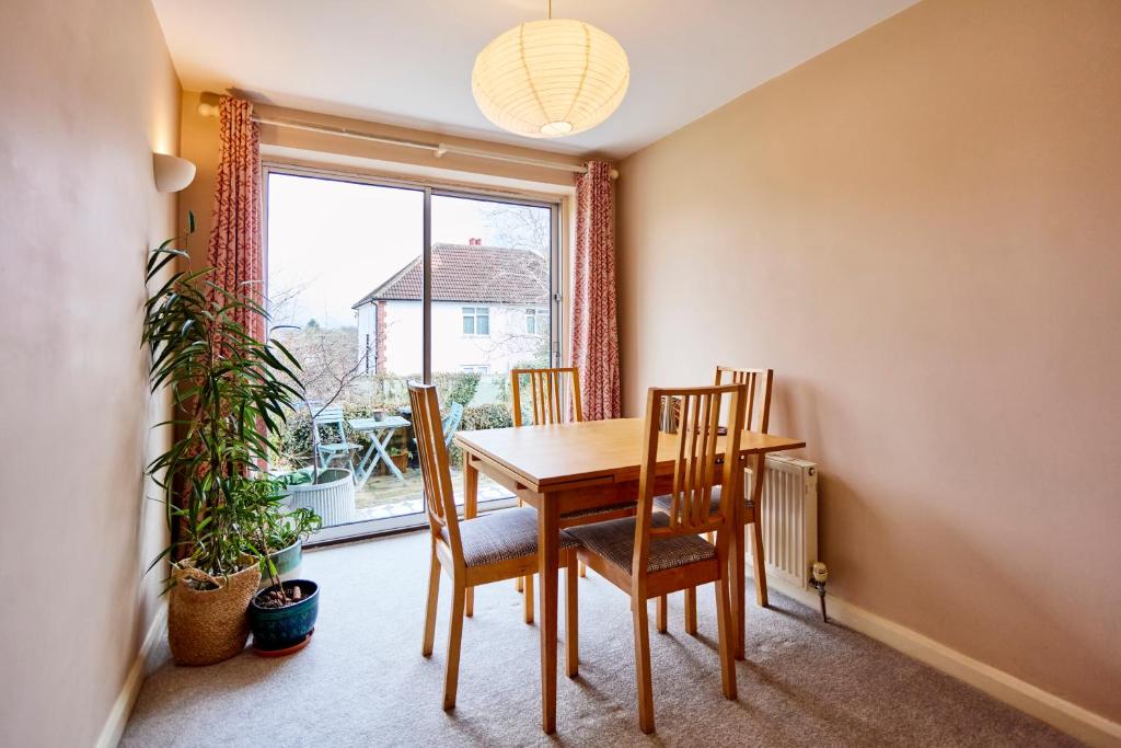 Peaceful Home in Chapel Allerton, Leeds photo 3