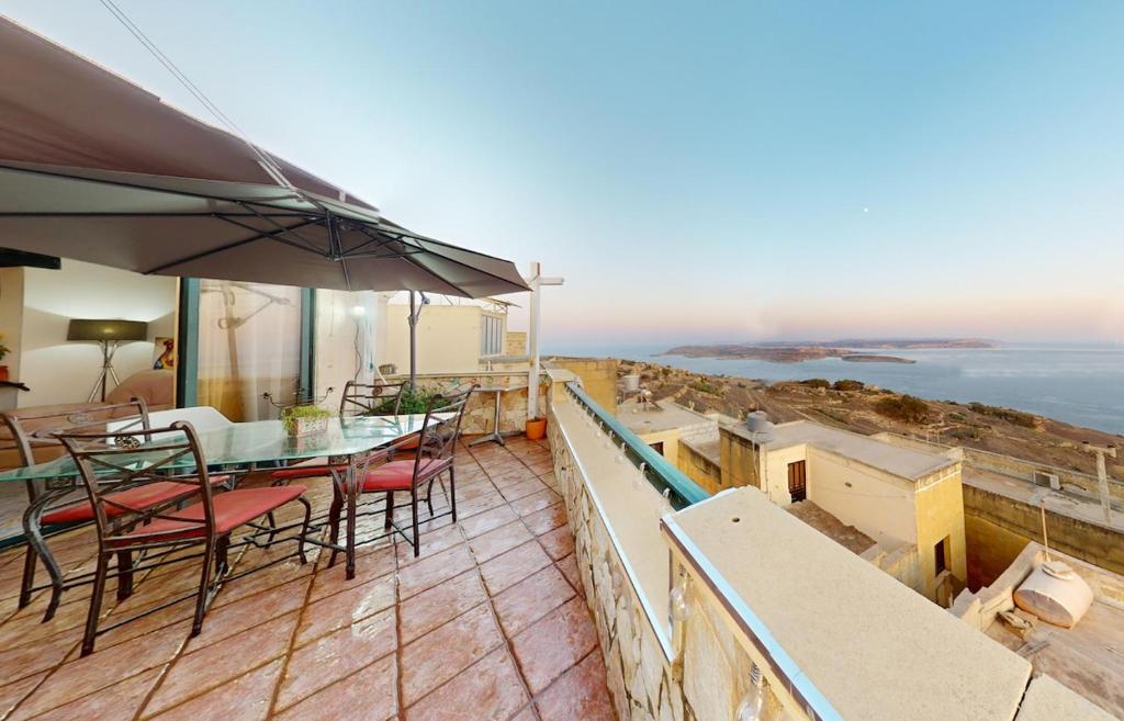 Epic 180 degree Sea & 3 Island Views Sun Terrace Penthouse, Qala