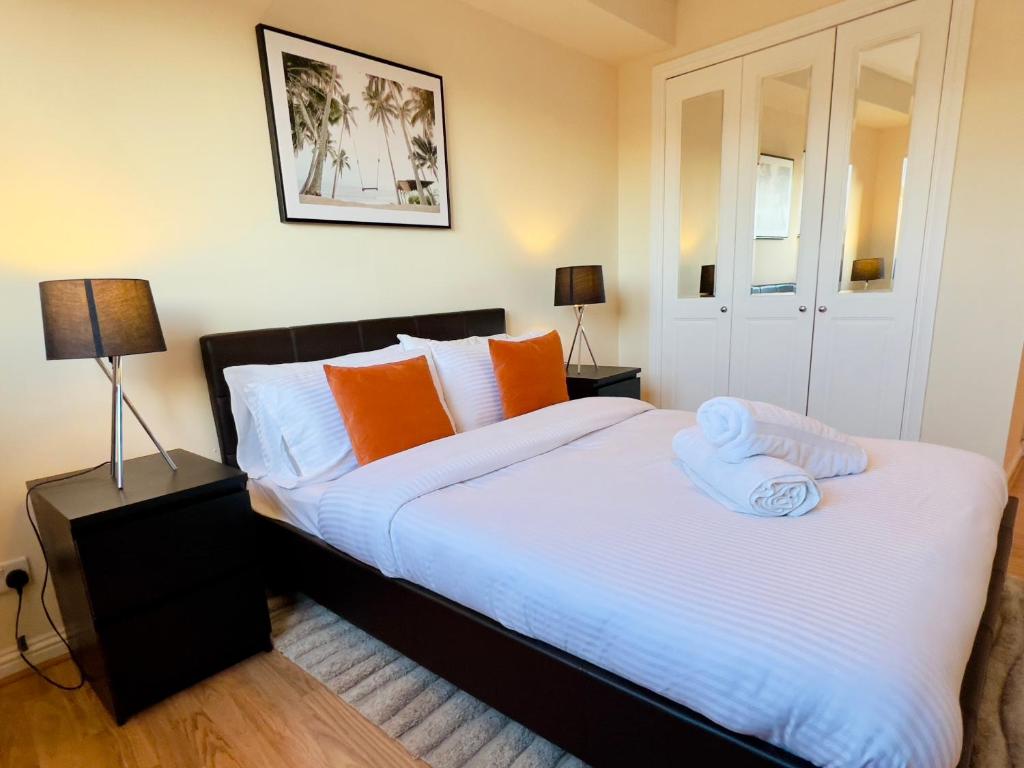 Sleek & Modern 2BR - Easy Access to City Centre, Glasgow