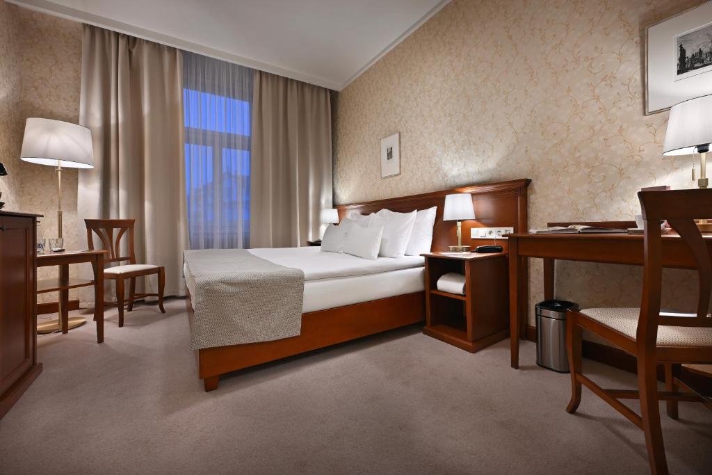 Hotel Rott — Hotel rooms in Prague, Prague