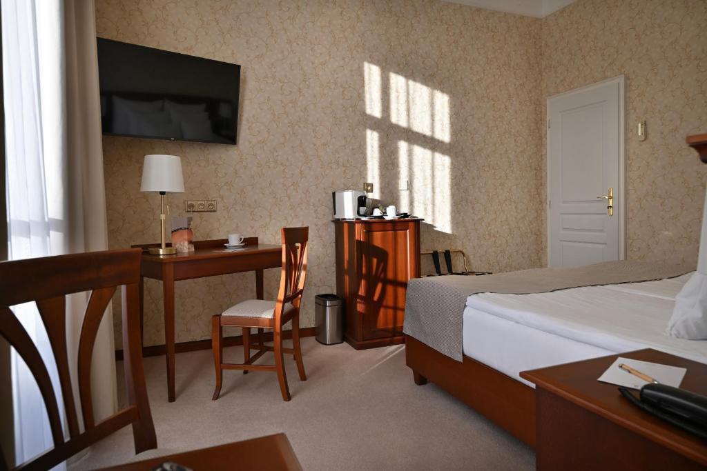 Hotel Rott — Hotel rooms in Prague, Prague