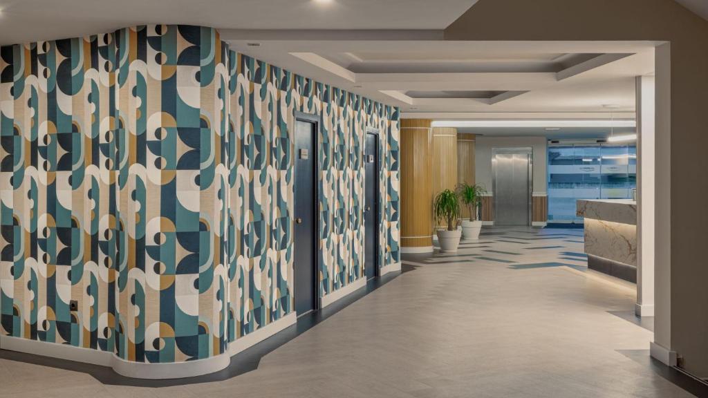 MedPlaya Hotel Alba Beach — Hotel building in Benalmadena, Andalusia