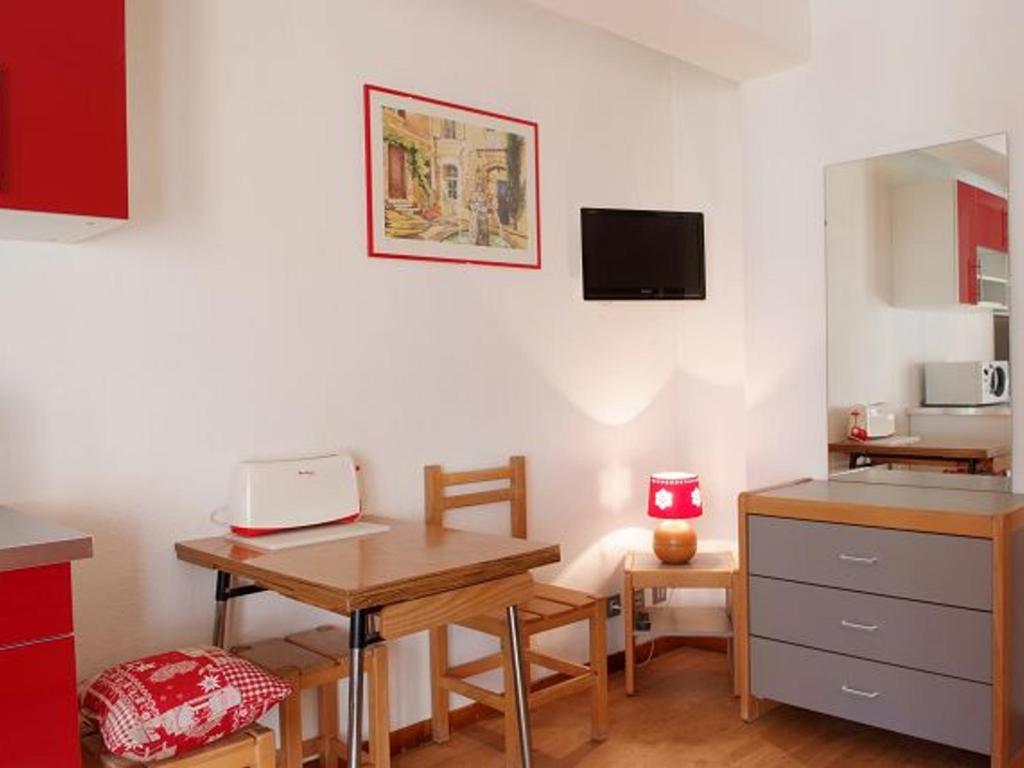 Studio confortable avec balcon, Wi-Fi et parking à Brides-les-Bains pour 4 pers - 3