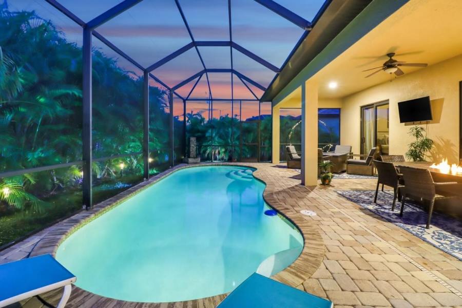 Sunset Cove Marina Gateway-Heated Pool, Spacious, Walk to Dining,Shops,Marina, Cape Coral