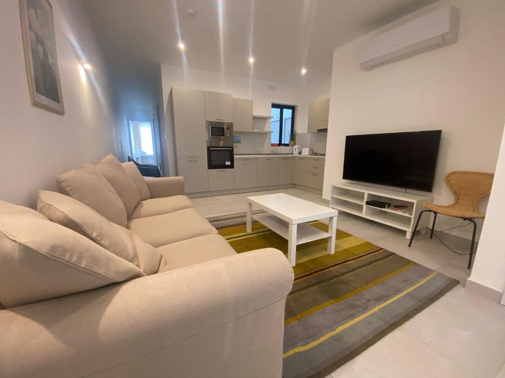 Swieqi Malaika New Apt 1 with COURTYARD, Is-Swieqi