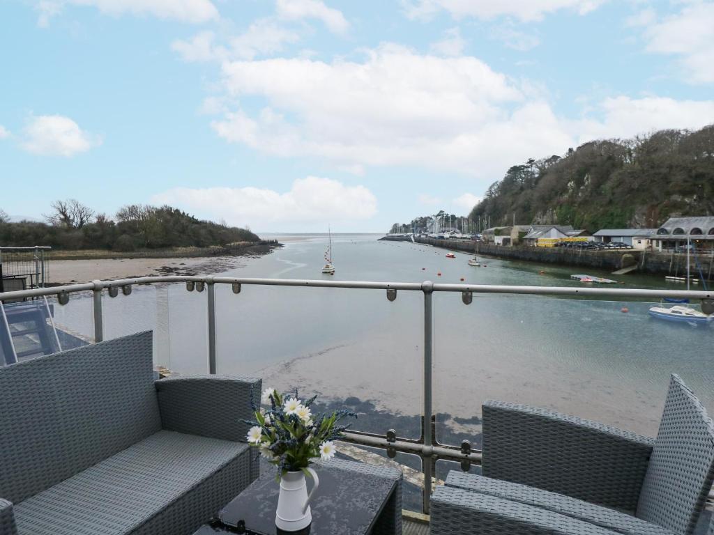 Anchor Watch, Porthmadog