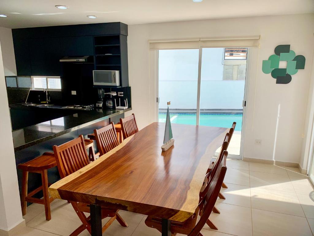 Casa con alberca privada en Almarena - 2