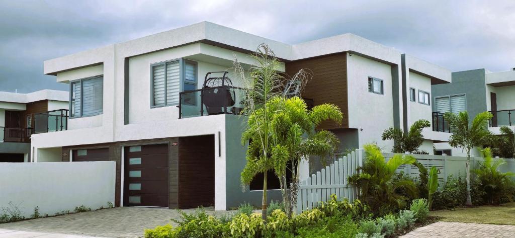 Elite Escape at Paradisiac Beach Club, Salem