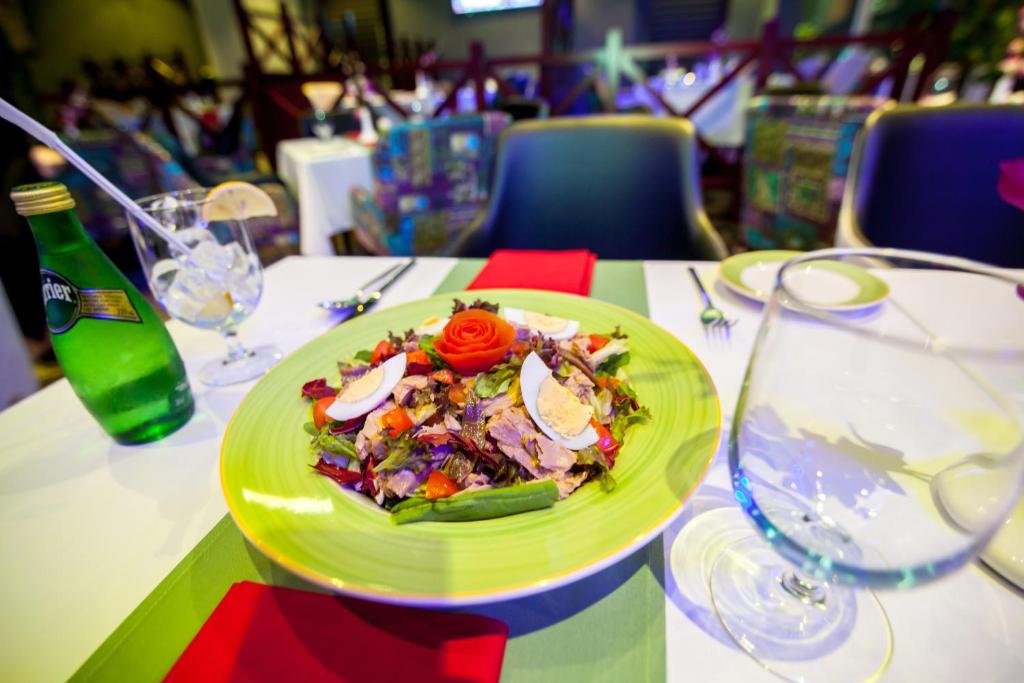 Alimentos e Bebidas