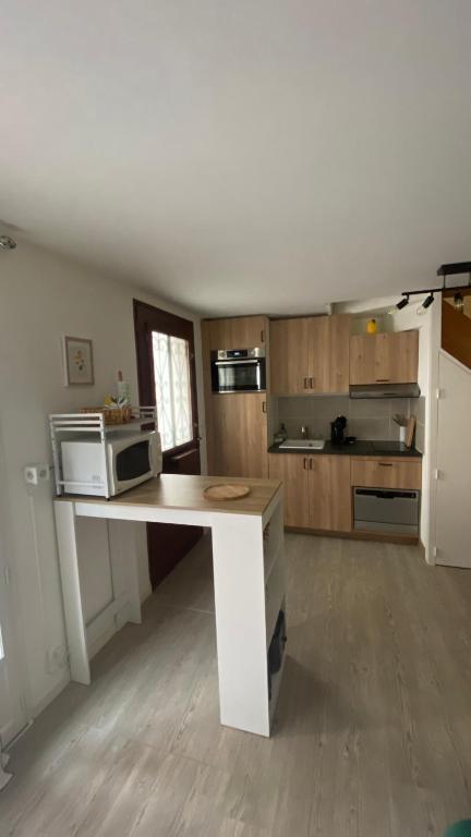 La Léonard île au coeur de l île d or logement avec chambre climatisée - 4