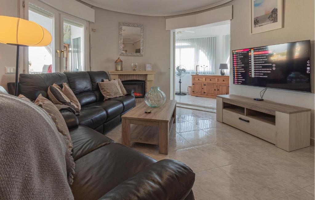 Awesome Home In Ciudad Quesada - 3