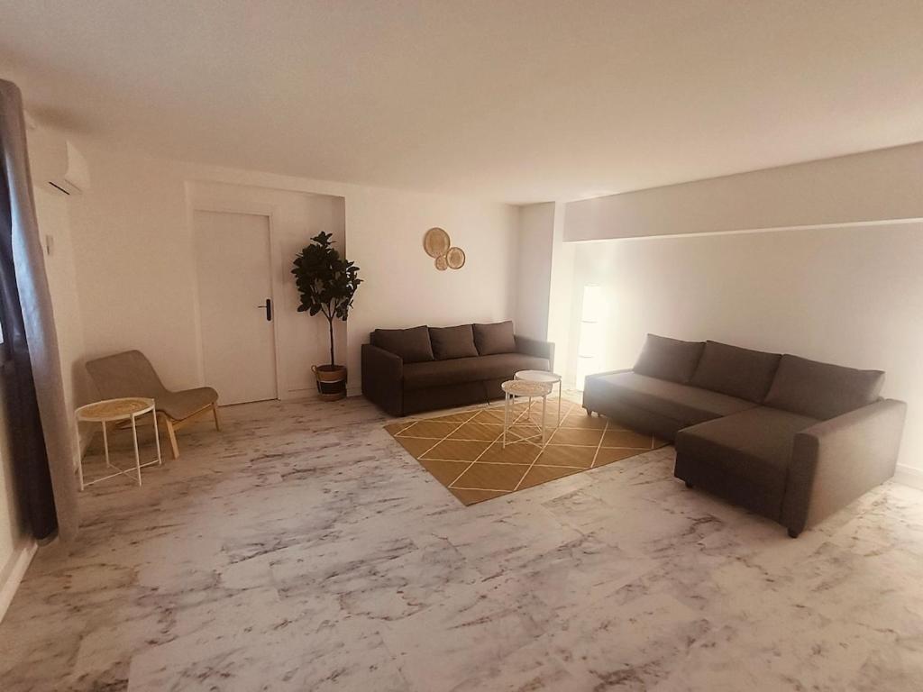 Superbe appartement T2 de 95 m - 2