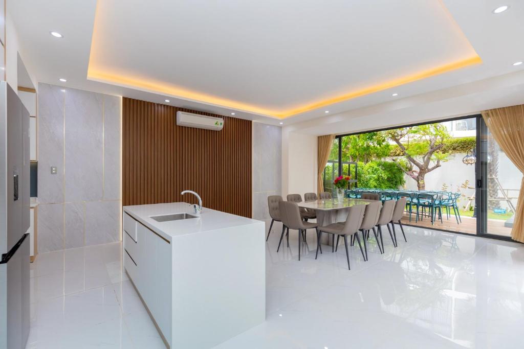 VILLA ARIA RESORT, THE SEA BY 10m,Bien va ho boi rieng