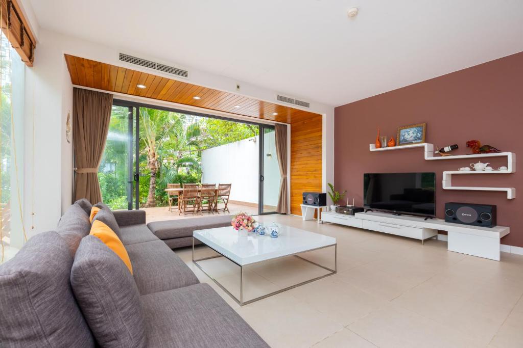 VILLA ARIA RESORT, THE SEA BY 10m,Bien va ho boi rieng