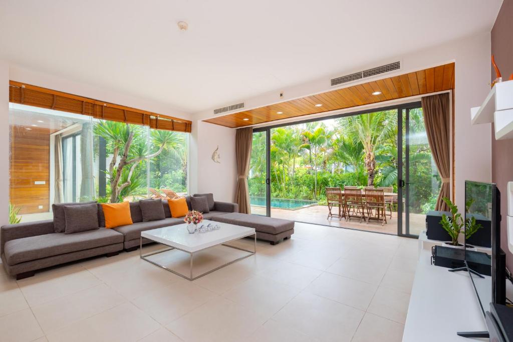 VILLA ARIA RESORT, THE SEA BY 10m,Bien va ho boi rieng