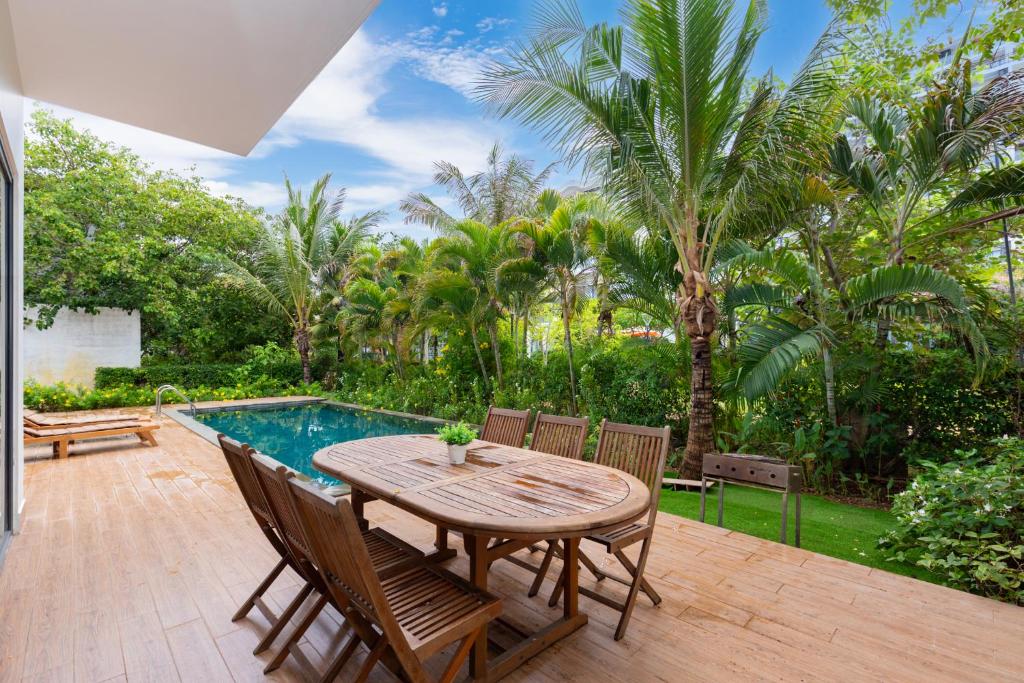 VILLA ARIA RESORT, THE SEA BY 10m,Bien va ho boi rieng