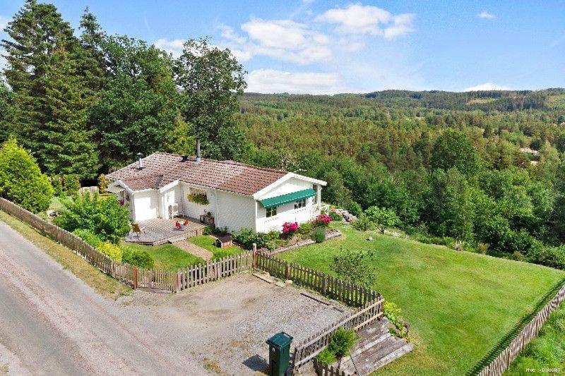 House with beautiful lake view, Alingsas