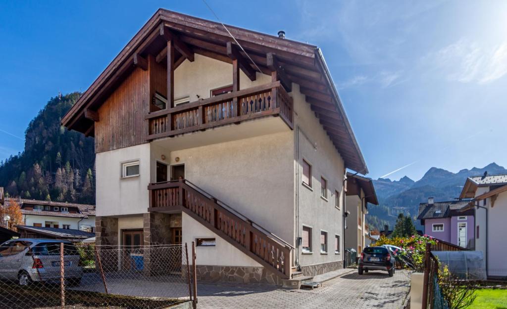 DolomiApartments - Casa Ornella - 2