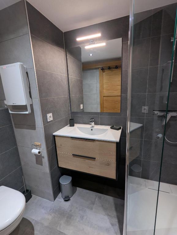 SAMOENS - HAUTE SAVOIE Appartement 4-6 Personnes - Piscines Intérieure - Extérieure - 5