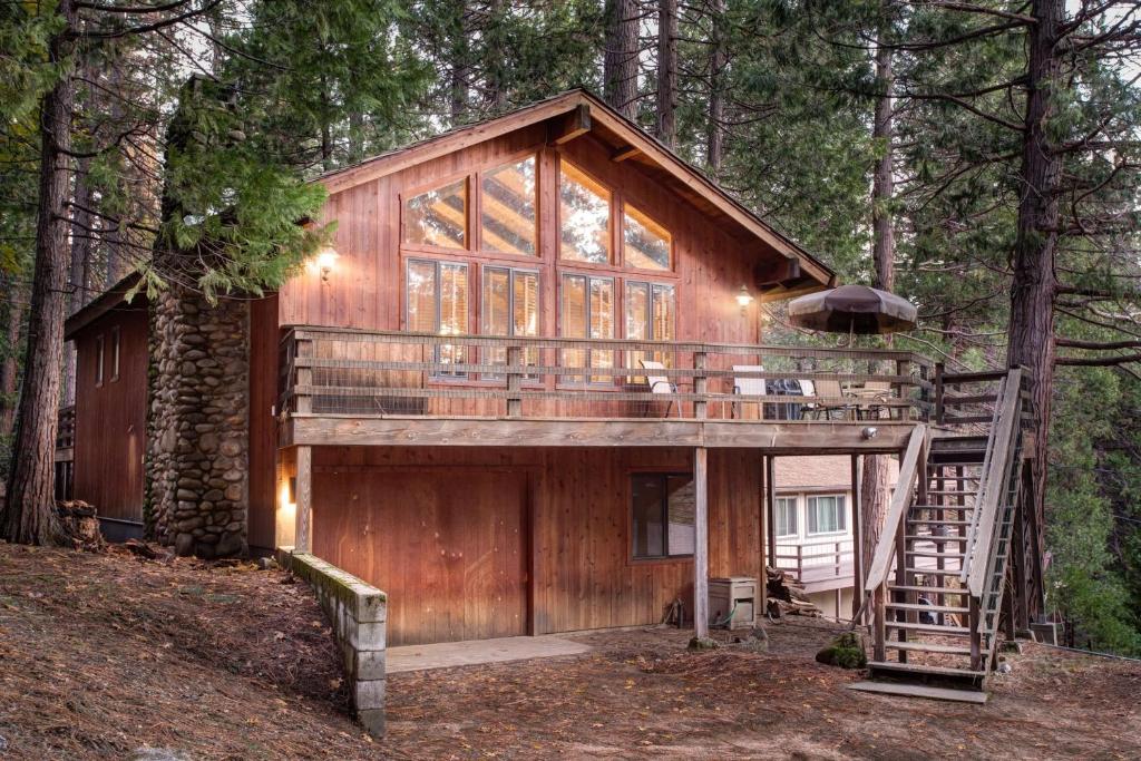 Tyler's Timber Lodge, Wawona