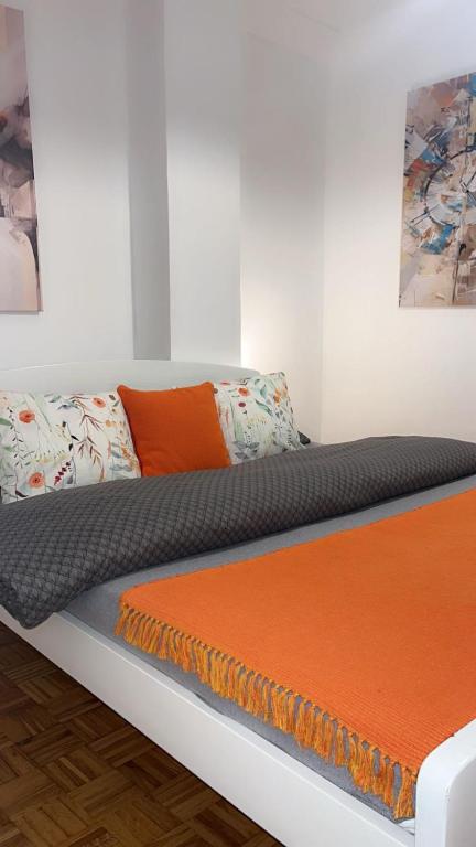 NEW BELGRADE Lovely three bedroom apartment - 2