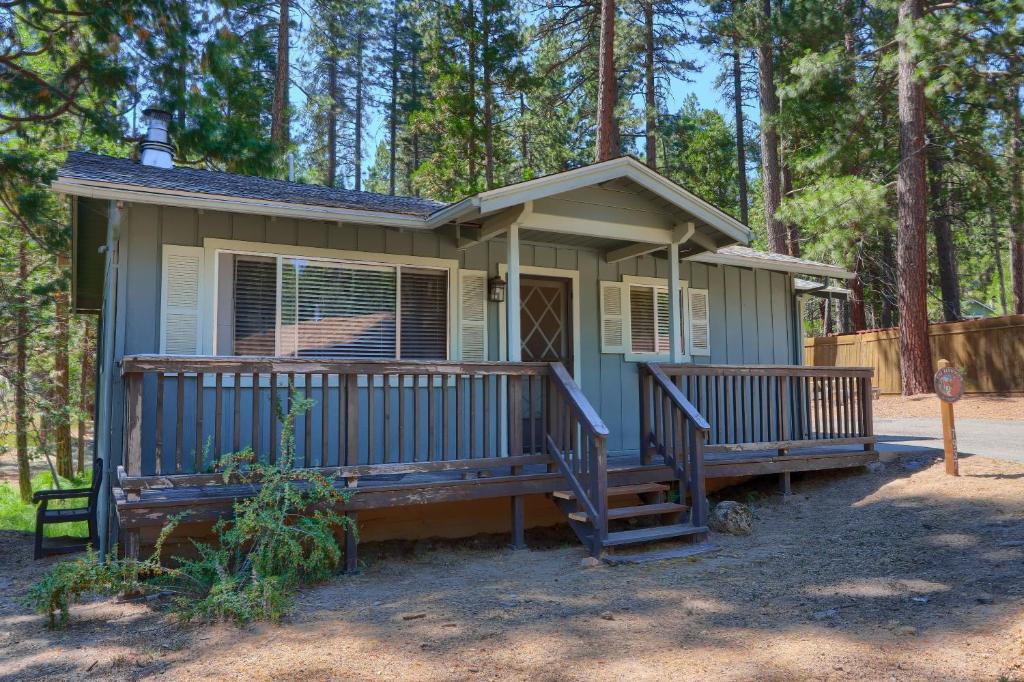New Beginnings at The Redwoods Cabin, Wawona
