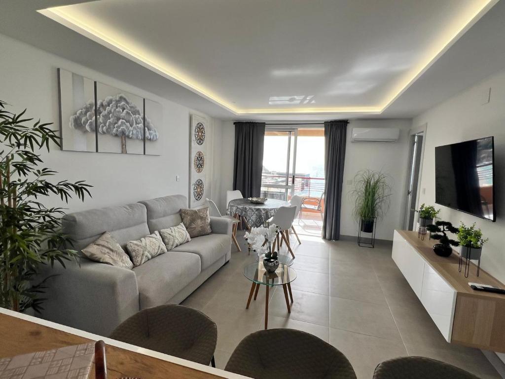 Azure Oasis Benidorm, Benidorm