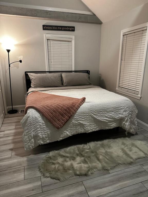 Stylish Boston 2nd floor unit, You are going to love it!, Boston